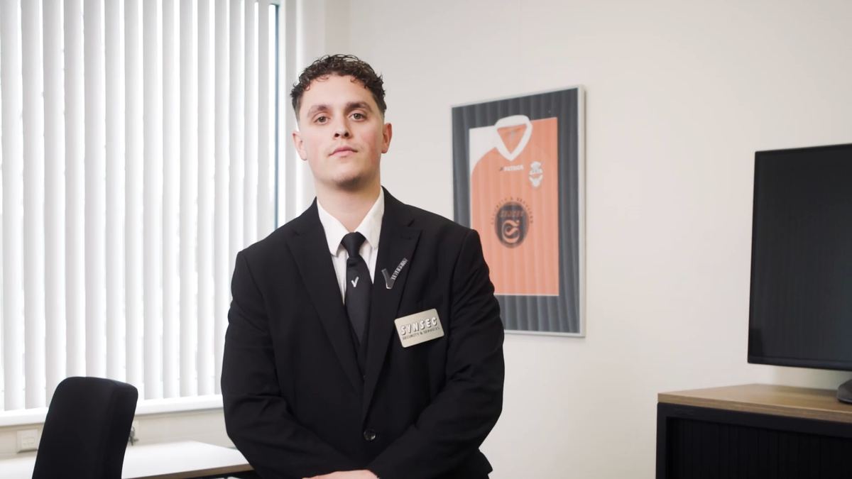 Beveiliger van Synsec Security & Services in uniform